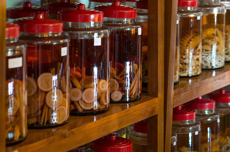 Thuốc Ngâm Rượu Chữa Yếu Sinh Lý: Lời Đồn Hay Giải Pháp Thực Sự?