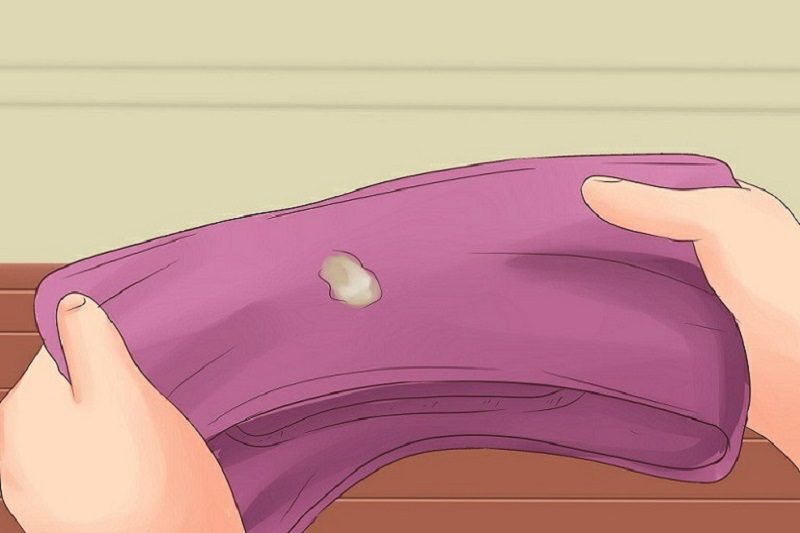 Tinh trùng dính vào quần áo bao lâu thì chết? Sự thật bạn cần biết